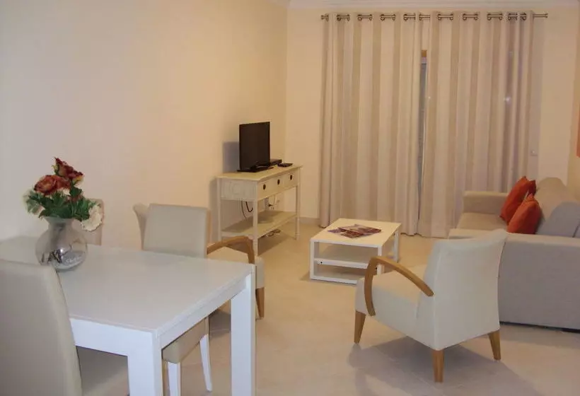 Oasis Parque Country Club