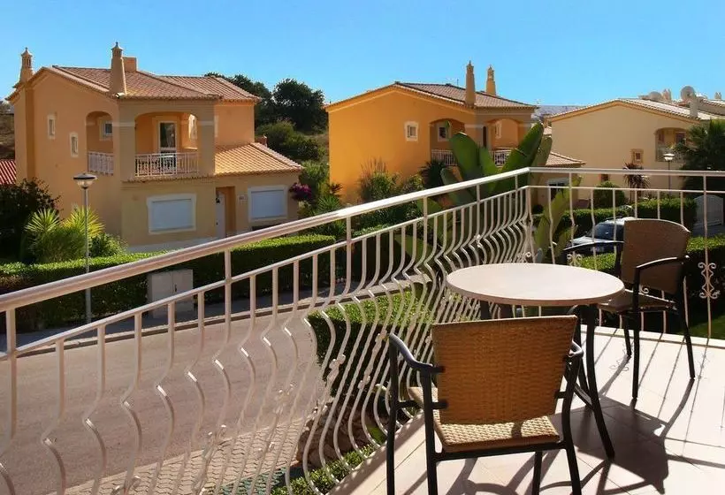 Oasis Parque Country Club