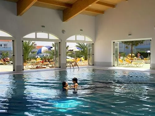 Oasis Parque Country Club