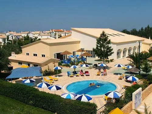 Oasis Parque Country Club