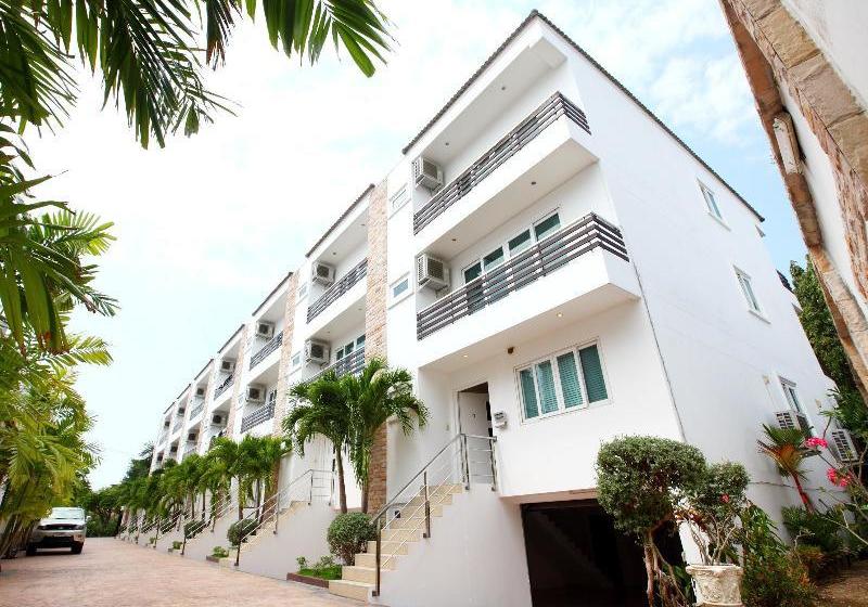 Hidden Palm Pool Villas