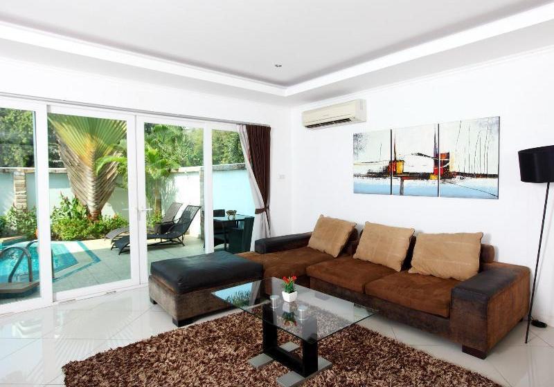 Hidden Palm Pool Villas