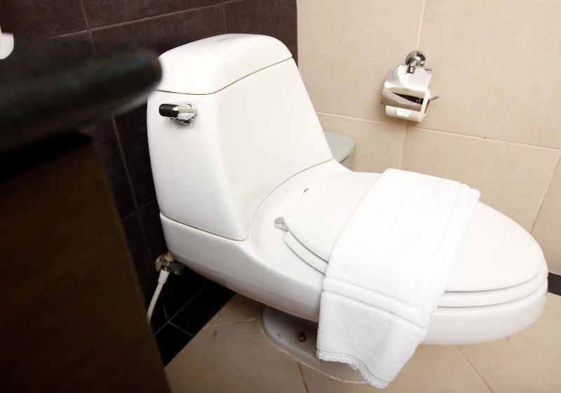 Hidden Palm Pool Villas