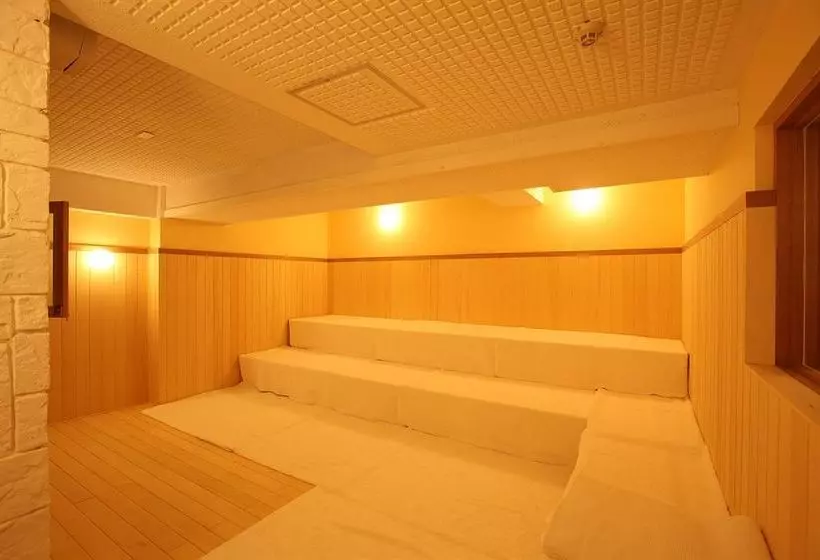 Sauna & Spa Hotel Avinel Fukuoka Caters To Men Hostel