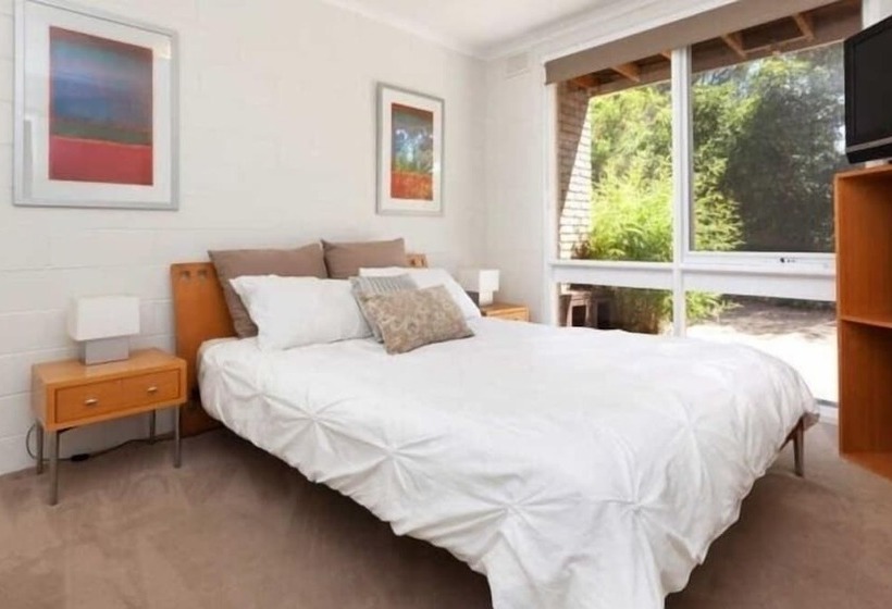 Bayside St Johns Close