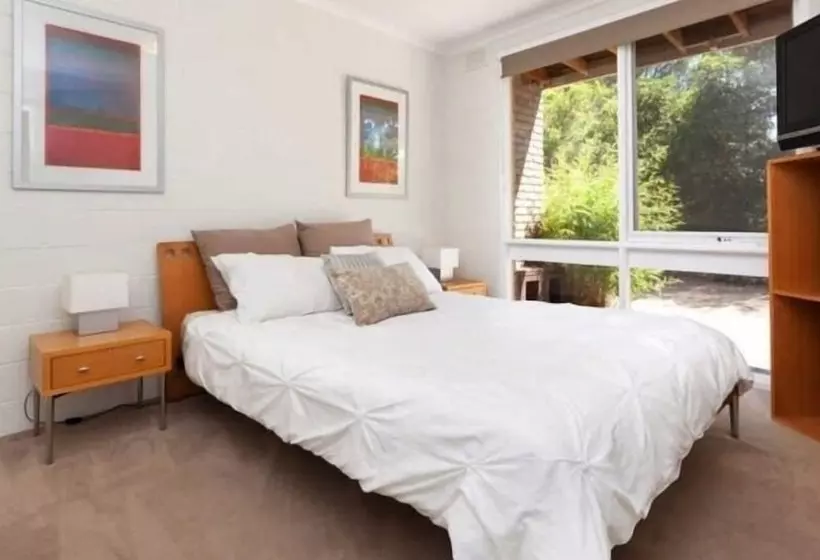 Bayside St Johns Close