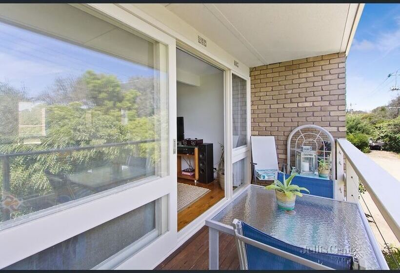 Bayside St Johns Close