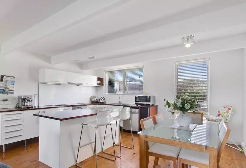 Bayside St Johns Close