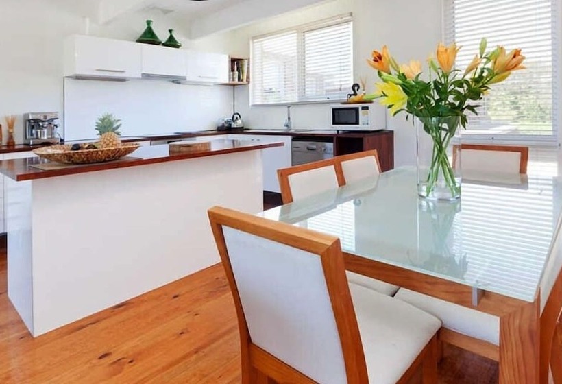 Bayside St Johns Close