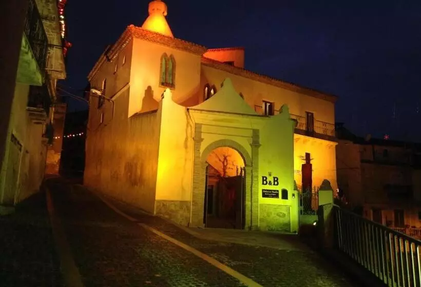 Bed and Breakfast Palazzo Madeo   Residenza D Epoca