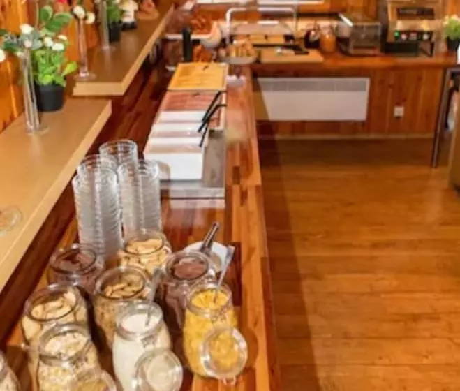 Hellisholar Cottages