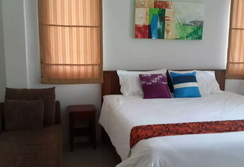 호텔 Aemjai Residence