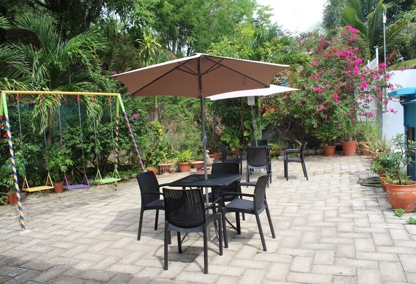 فندق Arenas Del Pacifico