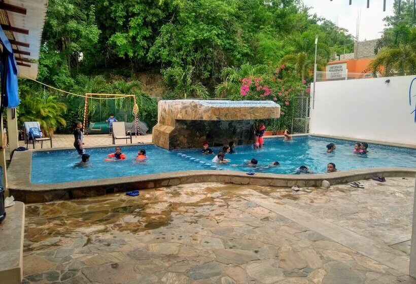 فندق Arenas Del Pacifico