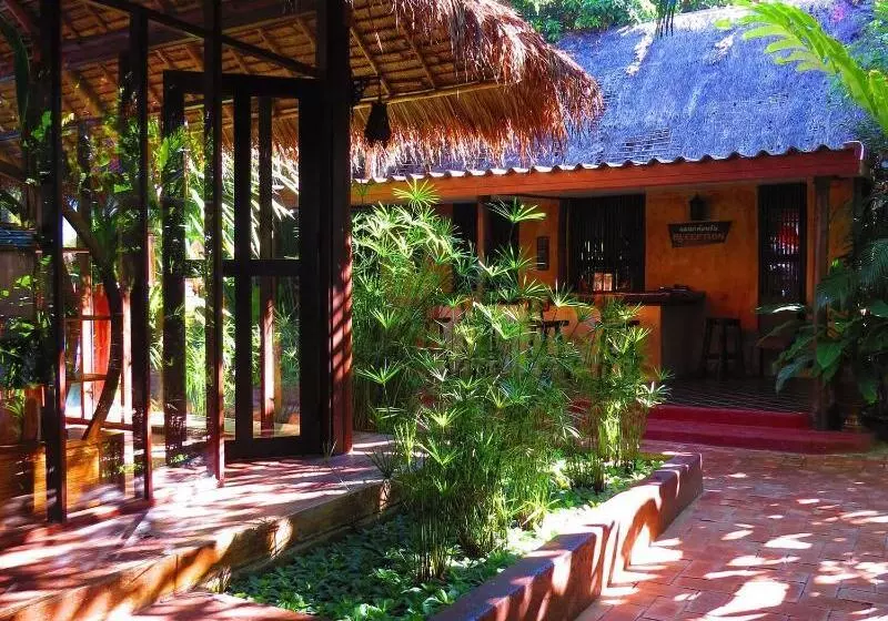 Hotel Baanpong Lodge