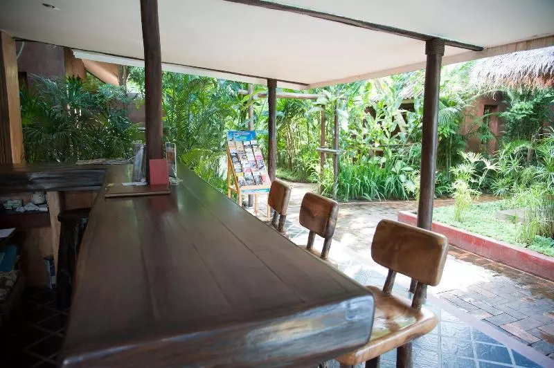 Hotel Baanpong Lodge