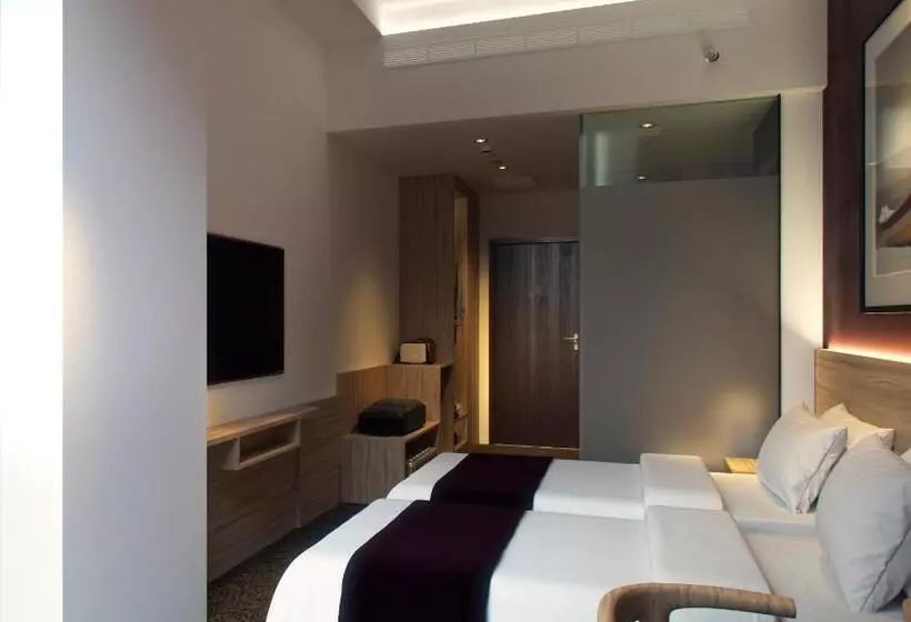 Bay Hotel Ho Chi Minh