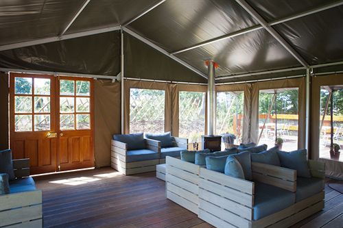 Отель Durrell Wildlife Camp