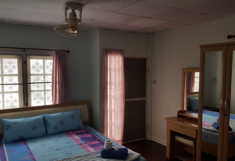 Hotelli Laila Food And Drink Guesthouse