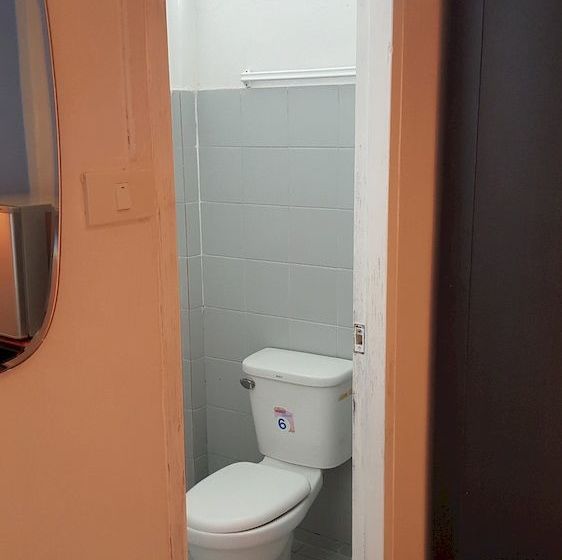 Hotelli Laila Food And Drink Guesthouse