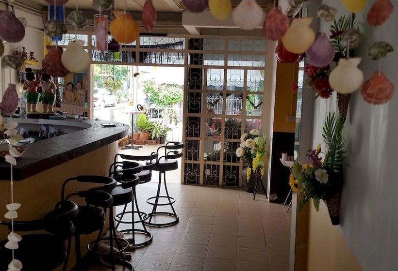 Hotelli Laila Food And Drink Guesthouse