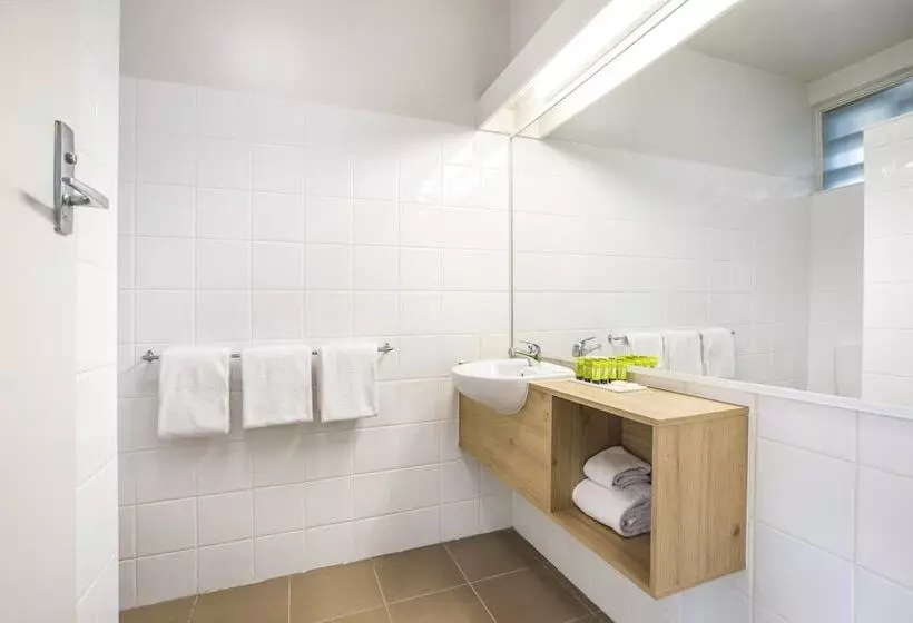 Отель Nightcap At Seaford