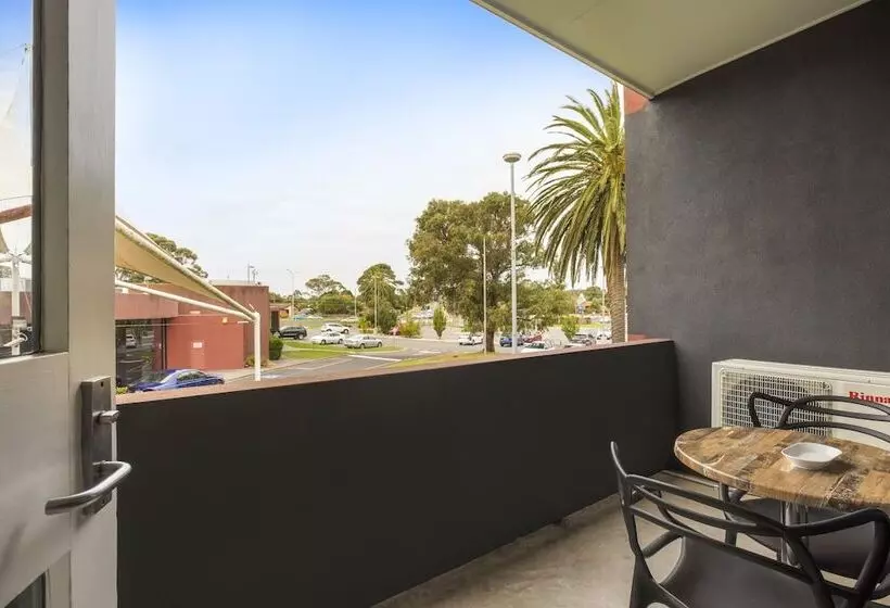 Отель Nightcap At Seaford