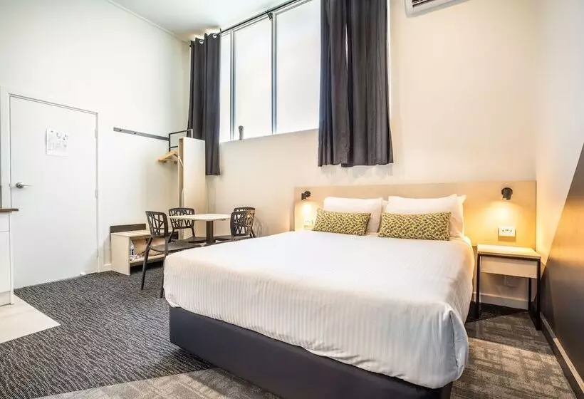 Отель Nightcap At Seaford