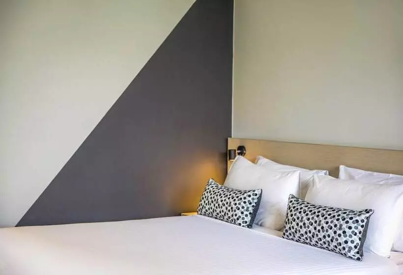 Отель Nightcap At Seaford