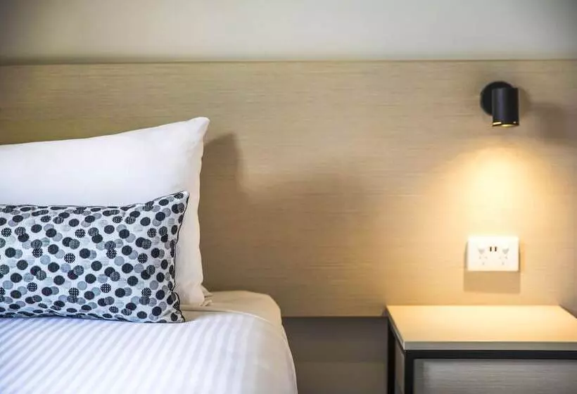 Отель Nightcap At Seaford