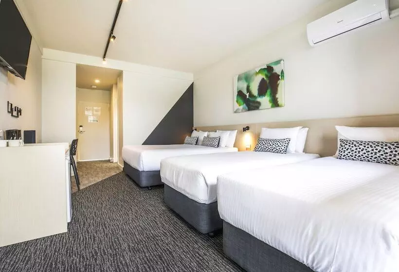 Отель Nightcap At Seaford