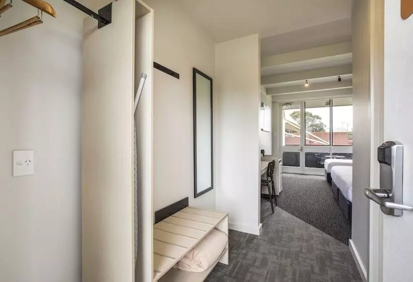 Отель Nightcap At Seaford