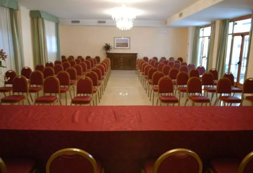 Отель Pilgrim S