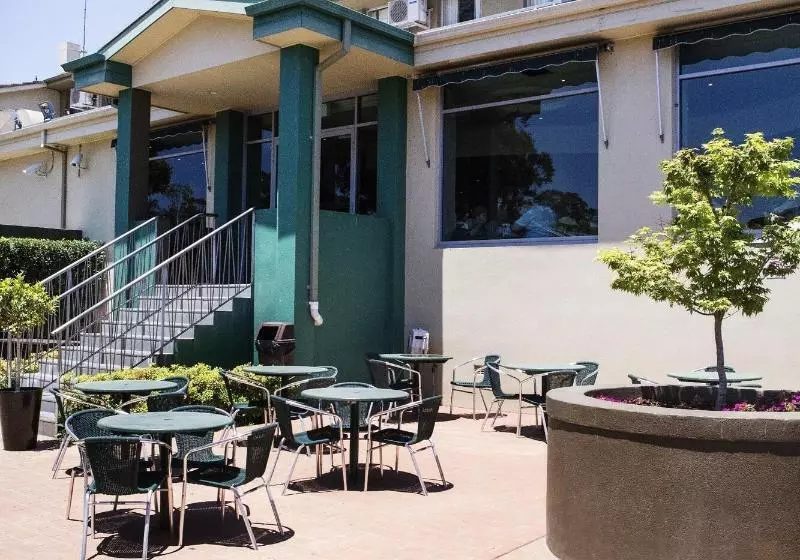 فندق Nightcap At Pritchards