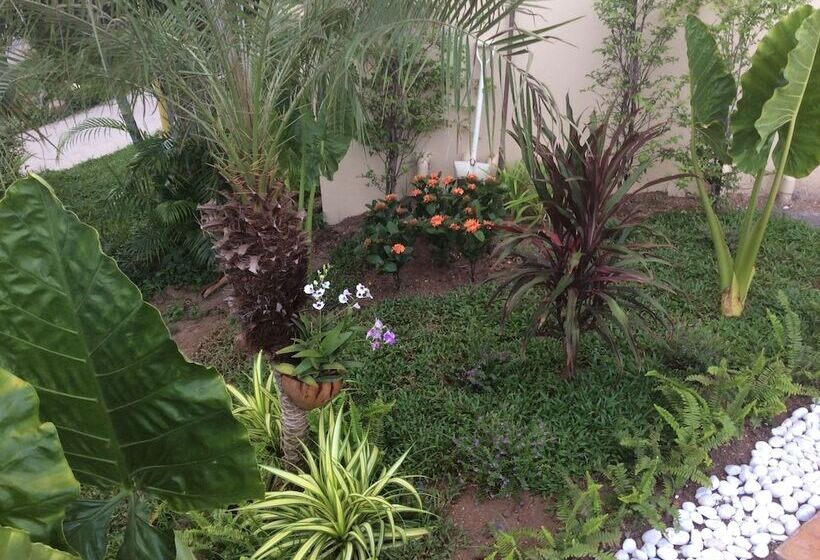 בית מלון כפרי Raya Boutique