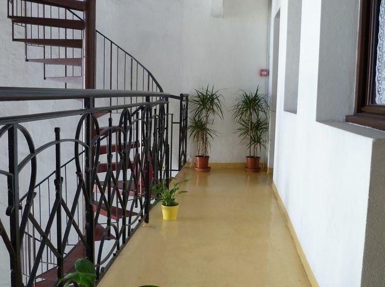 هتل Saint Jean Baptiste