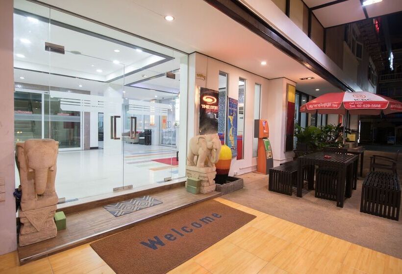 בית מלון כפרי The One Surat