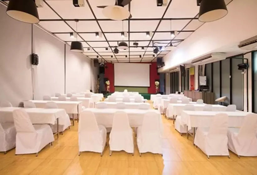 酒店 The One Surat