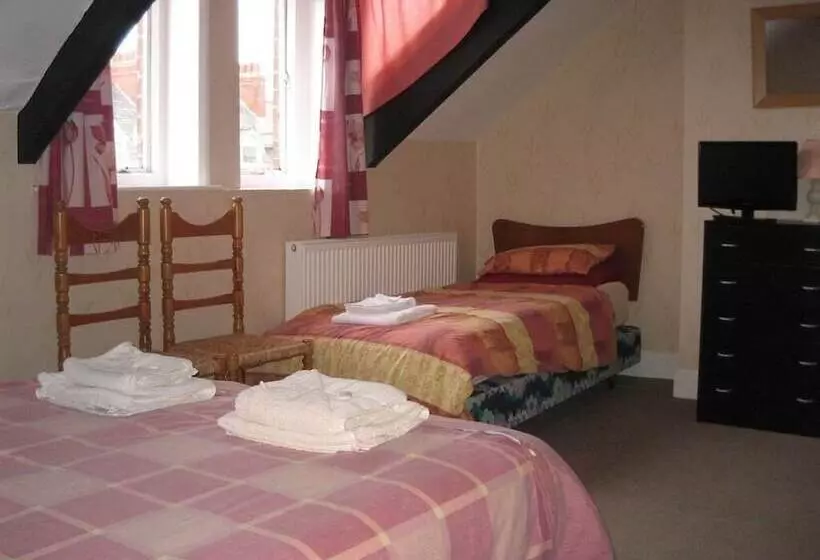 بنسيون The Beaches Guest House