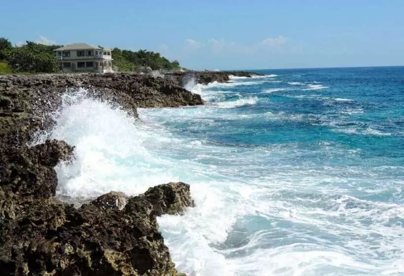 پانسیون Tingalaya's Retreat