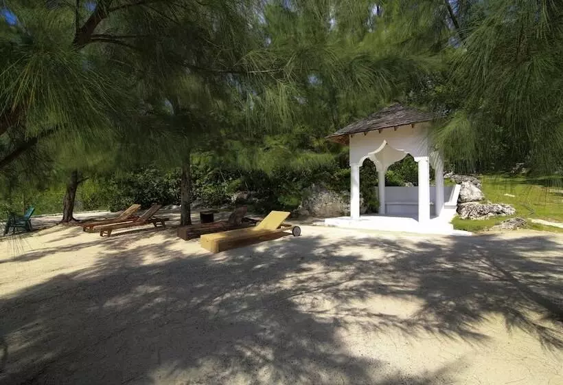 پانسیون Tingalaya's Retreat