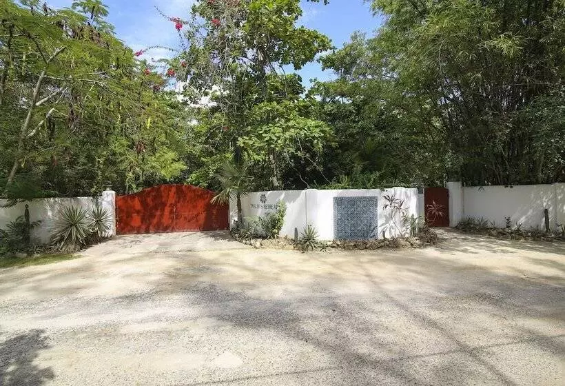 پانسیون Tingalaya's Retreat