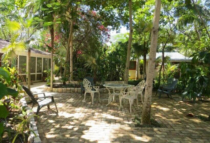 پانسیون Tingalaya's Retreat