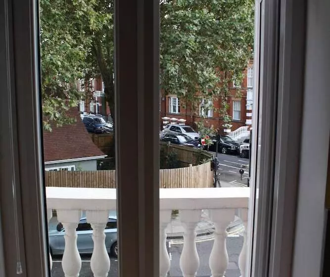 Barons Court Apartments By Viridian Apartments