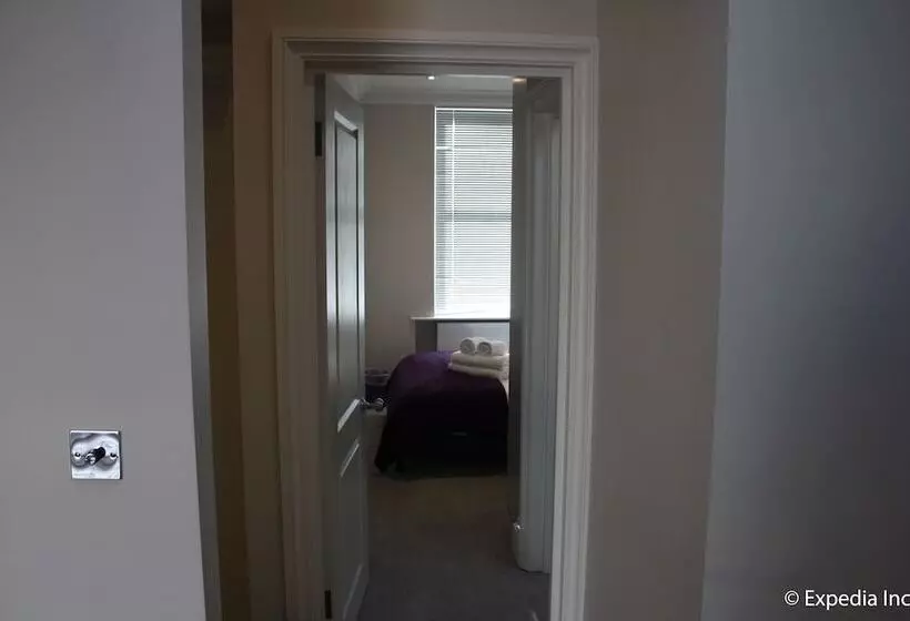 Barons Court Apartments By Viridian Apartments