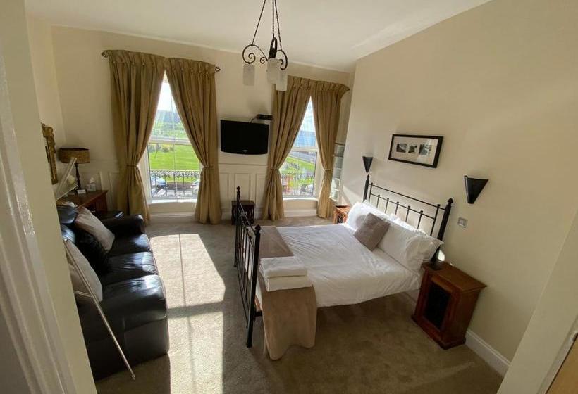 Bed and Breakfast Crescent Garden House