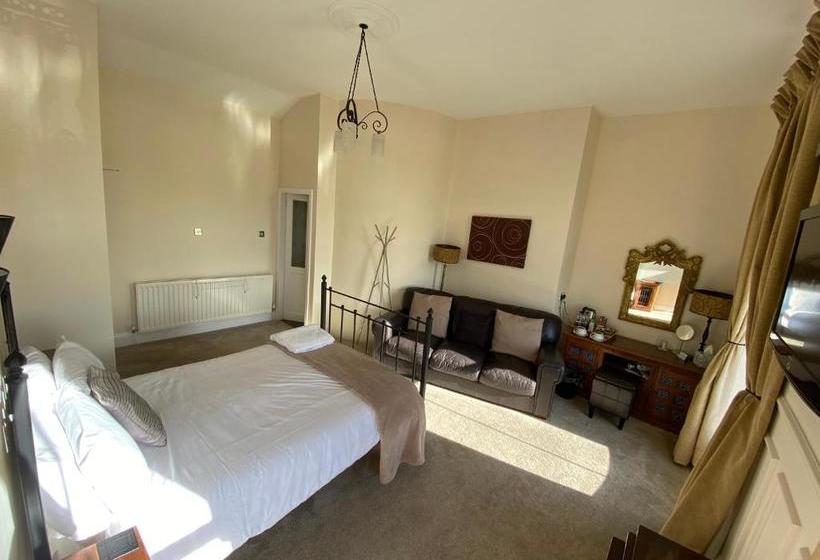 Bed and Breakfast Crescent Garden House