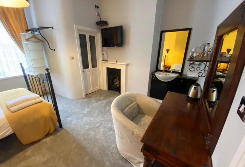 Bed and Breakfast Crescent Garden House