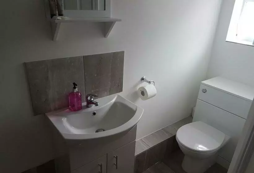 تختخواب و صبحانه The Craigside