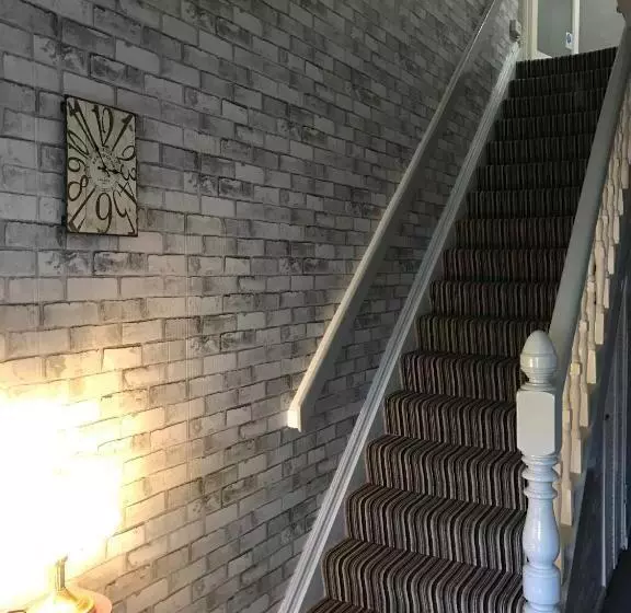 تختخواب و صبحانه The Craigside